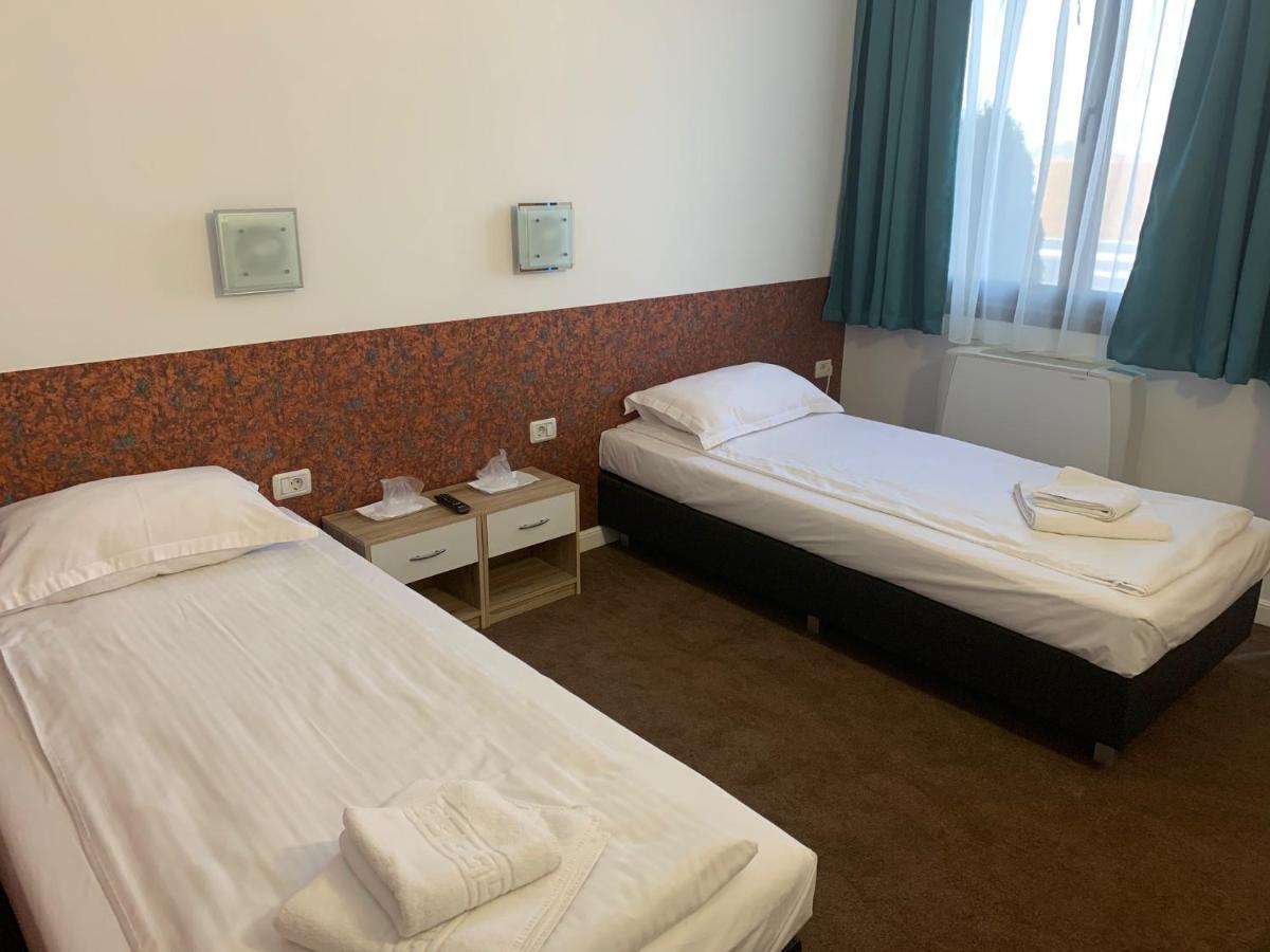 Motel Ruta 33 Arad Dış mekan fotoğraf